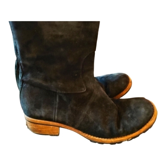 UGG "Broome" Wool And Suede Boots. - Picture 2 of 12